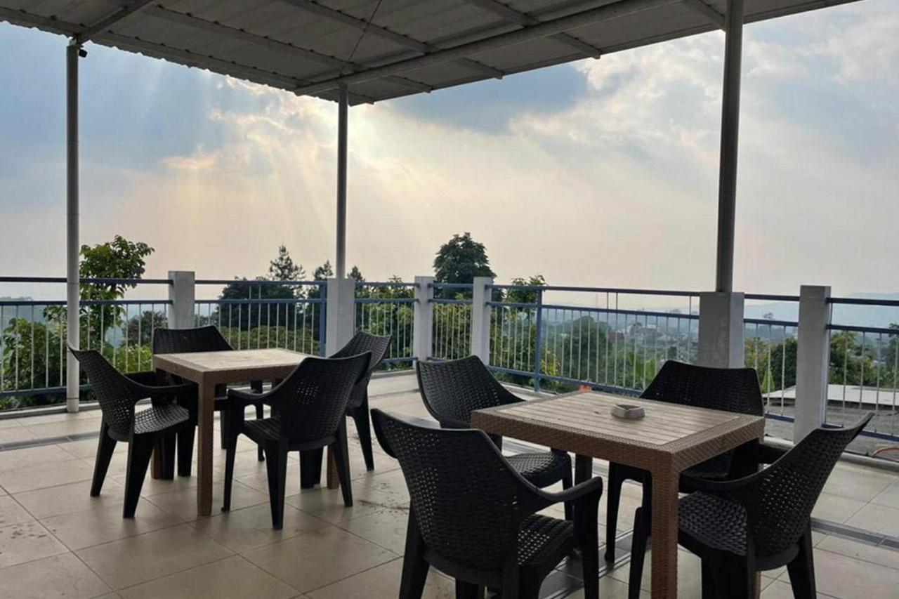 Hotel Syariah Citeko Redpartner Bogor